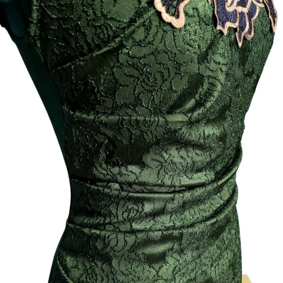 Emerald Green Embossed Dress w/ Blue and Cream Floral Applique NWOT Size Small - Picture 2 of 3